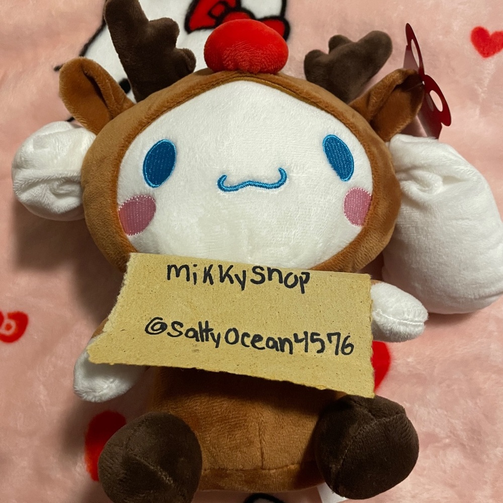 Hello kitty cinnamon roll plush